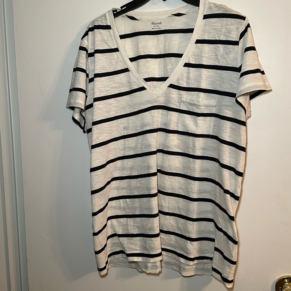 Madewell v-neck short sleeve top cream w black stripe size XL